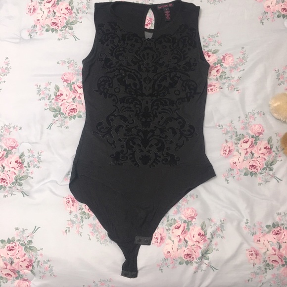 Black mesh leotard with velvet decal - Picture 3 of 5